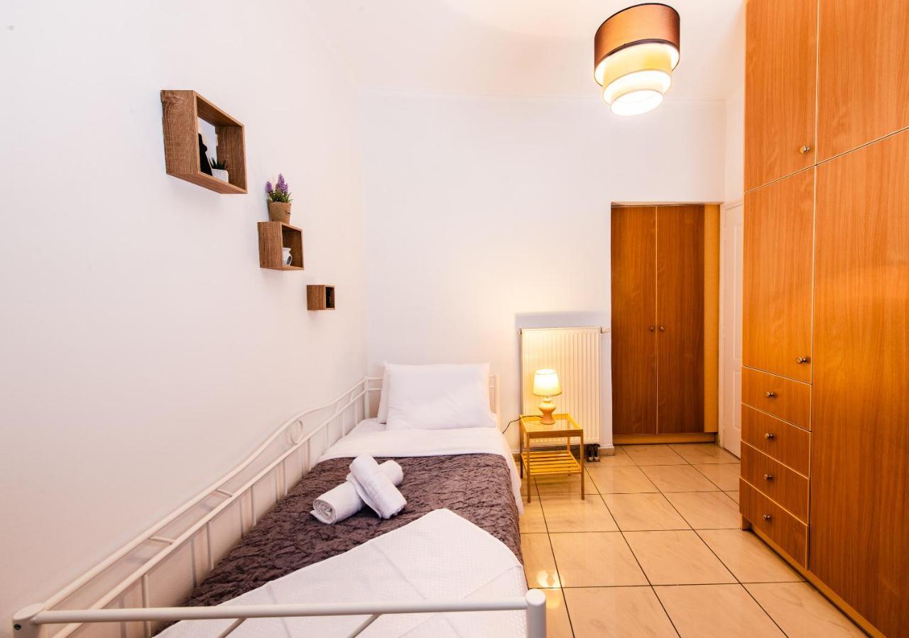 Yiannis Suite Santorini Fira  Extérieur photo