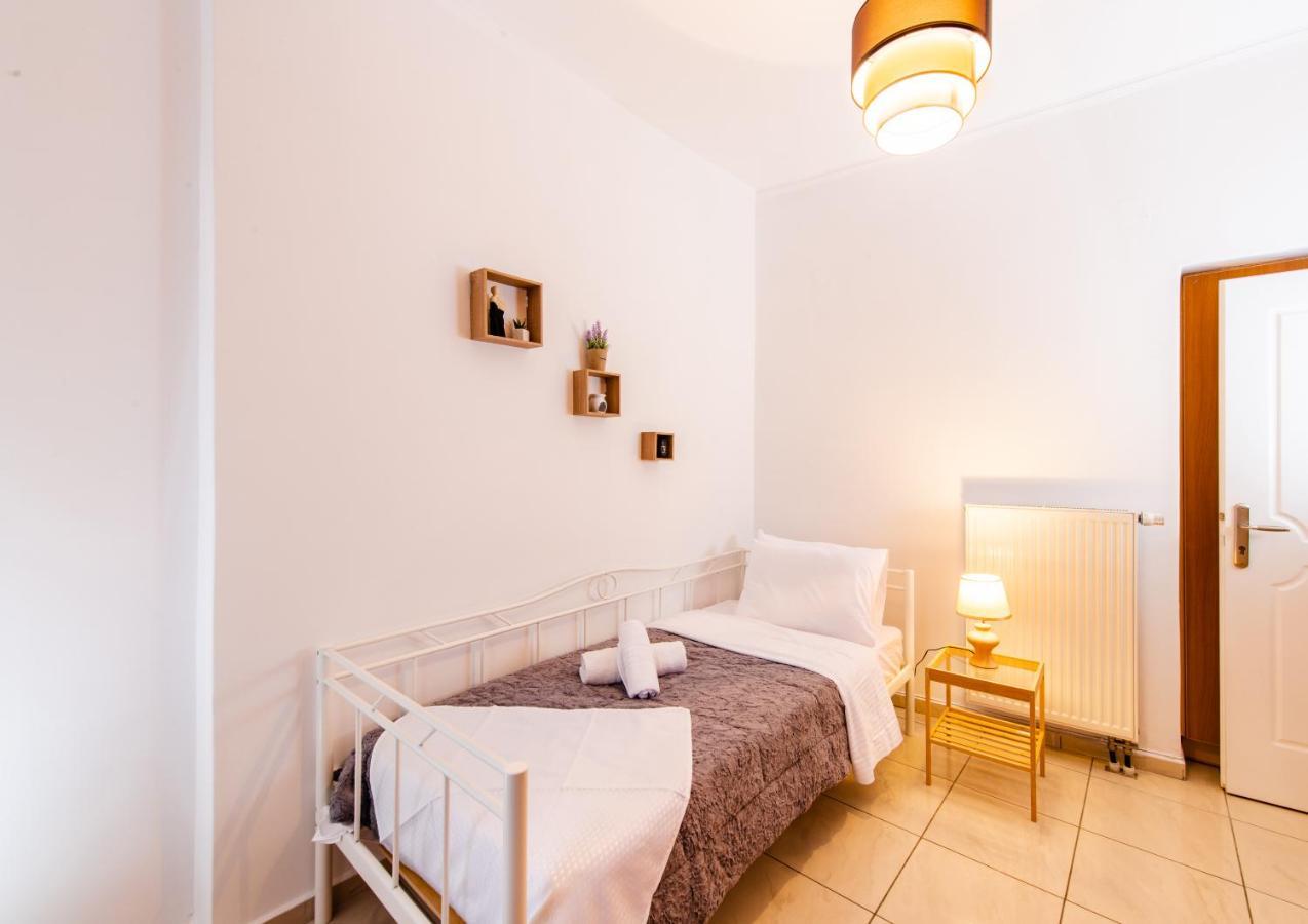 Yiannis Suite Santorini Fira  Extérieur photo